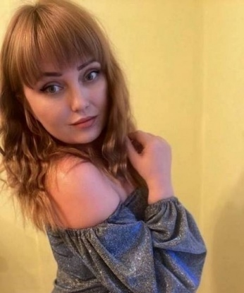 💋 Никакого суеты, только наслаждение и удовольствие! Живу в Москве и предлагаю качественные услуги для тебя. 🏙️ У меня есть все, чтобы сделать наше свидание незабываемым - страсть, элегантность и смесь наслаждений. Моя фотография - подтверждение моей красоты и привлекательности. 📸 Мои возможности безграничны, и я готова пойти на все, чтобы ты почувствовал себя особенным. Доверься моим мягким рукам и позволь мне показать тебе, что такое настоящее наслаждение. Я уверена, что наши встречи оставят только самые положительные и радостные воспоминания. Узнай, что значит настоящая страсть в Москве! 😉 Оксана