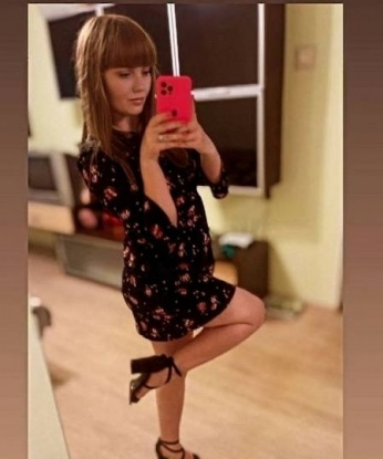 💋 Никакого суеты, только наслаждение и удовольствие! Живу в Москве и предлагаю качественные услуги для тебя. 🏙️ У меня есть все, чтобы сделать наше свидание незабываемым - страсть, элегантность и смесь наслаждений. Моя фотография - подтверждение моей красоты и привлекательности. 📸 Мои возможности безграничны, и я готова пойти на все, чтобы ты почувствовал себя особенным. Доверься моим мягким рукам и позволь мне показать тебе, что такое настоящее наслаждение. Я уверена, что наши встречи оставят только самые положительные и радостные воспоминания. Узнай, что значит настоящая страсть в Москве! 😉 Оксана