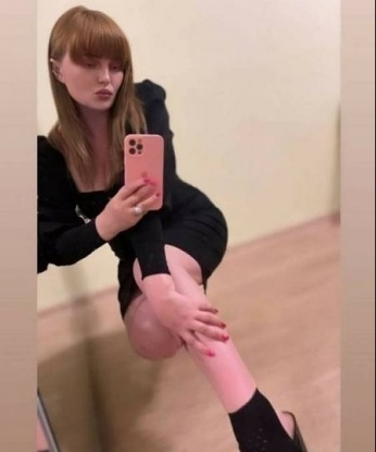 💋 Никакого суеты, только наслаждение и удовольствие! Живу в Москве и предлагаю качественные услуги для тебя. 🏙️ У меня есть все, чтобы сделать наше свидание незабываемым - страсть, элегантность и смесь наслаждений. Моя фотография - подтверждение моей красоты и привлекательности. 📸 Мои возможности безграничны, и я готова пойти на все, чтобы ты почувствовал себя особенным. Доверься моим мягким рукам и позволь мне показать тебе, что такое настоящее наслаждение. Я уверена, что наши встречи оставят только самые положительные и радостные воспоминания. Узнай, что значит настоящая страсть в Москве! 😉 Оксана